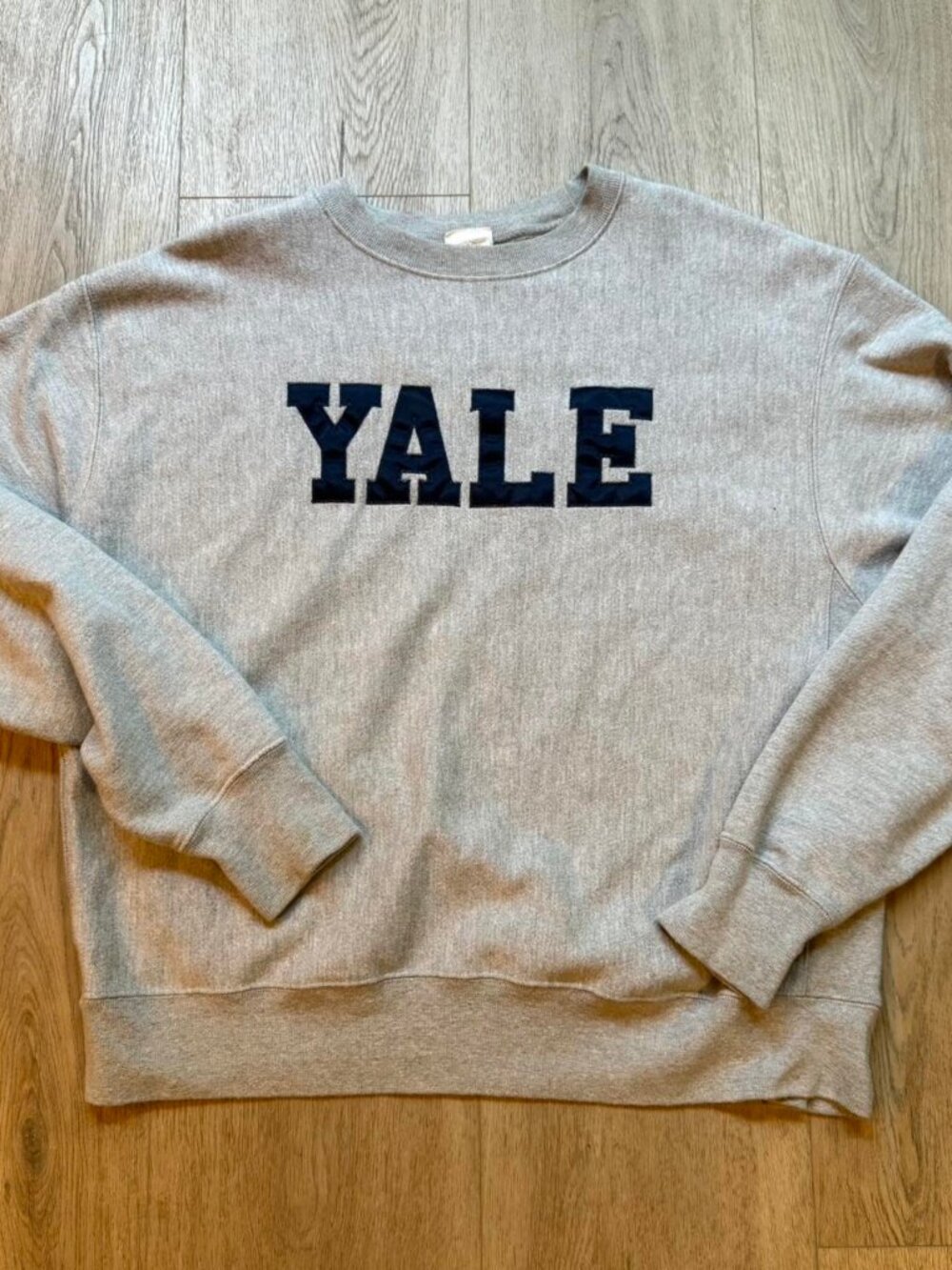 90s YALE Champion Reverse Weave navy grey crewneck